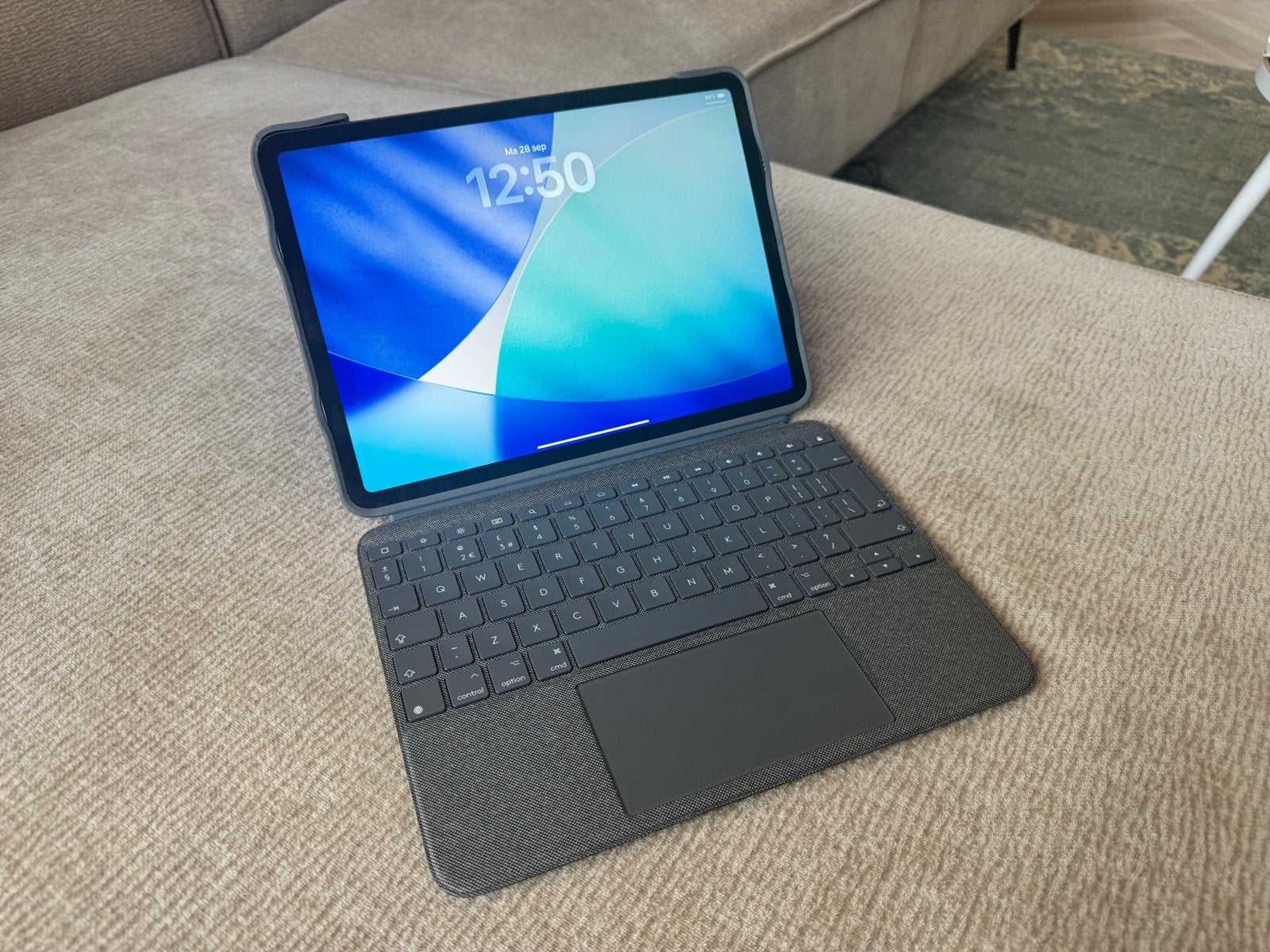 iPad Pro 11 inch 256GB (2018) + Logitech toetsenbord