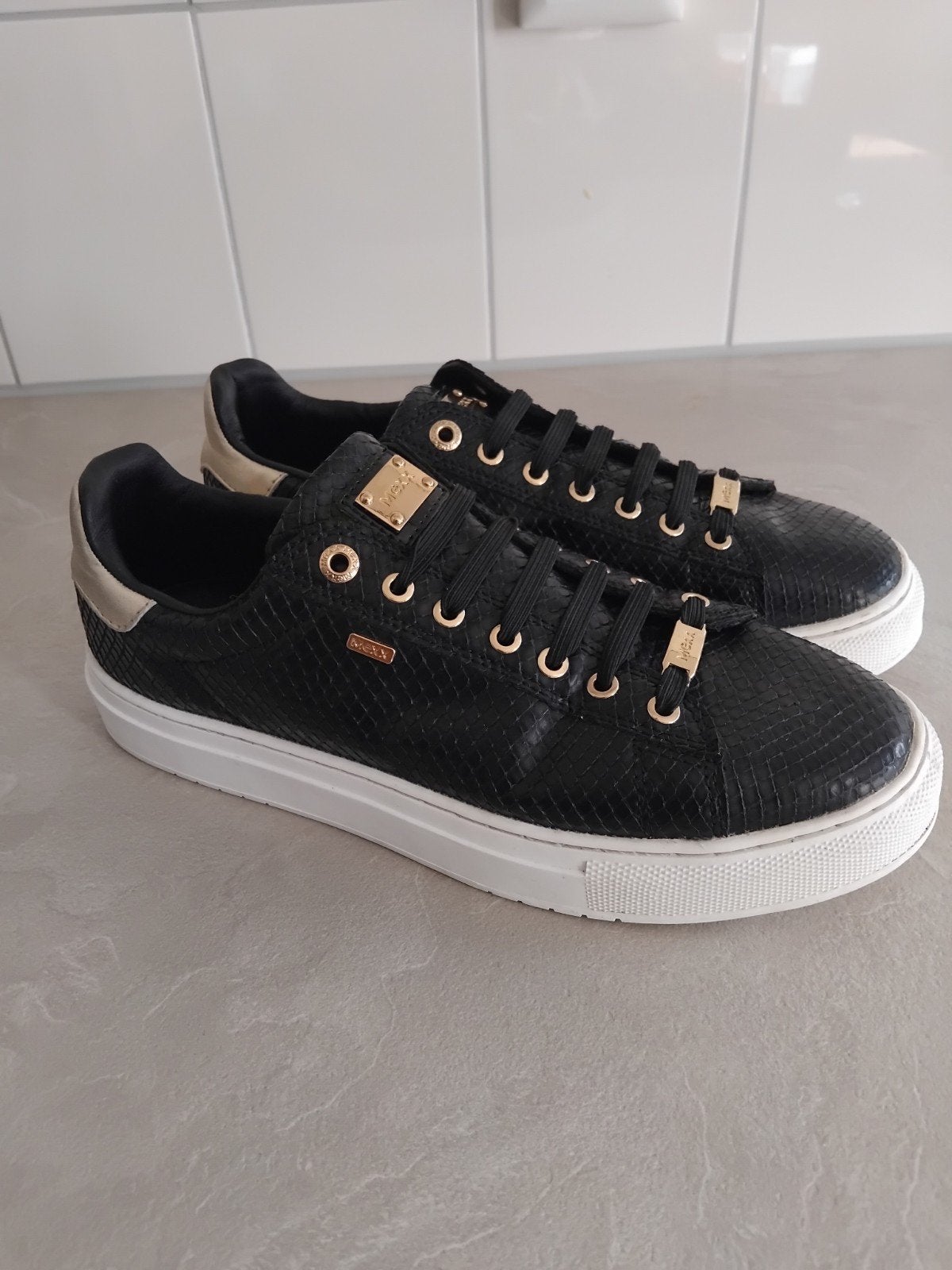 Mexx dames schoenen maat 41 zgan, Ophalen of Verzenden, Zo goed als nieuw, Zwart, Sneakers of Gympen