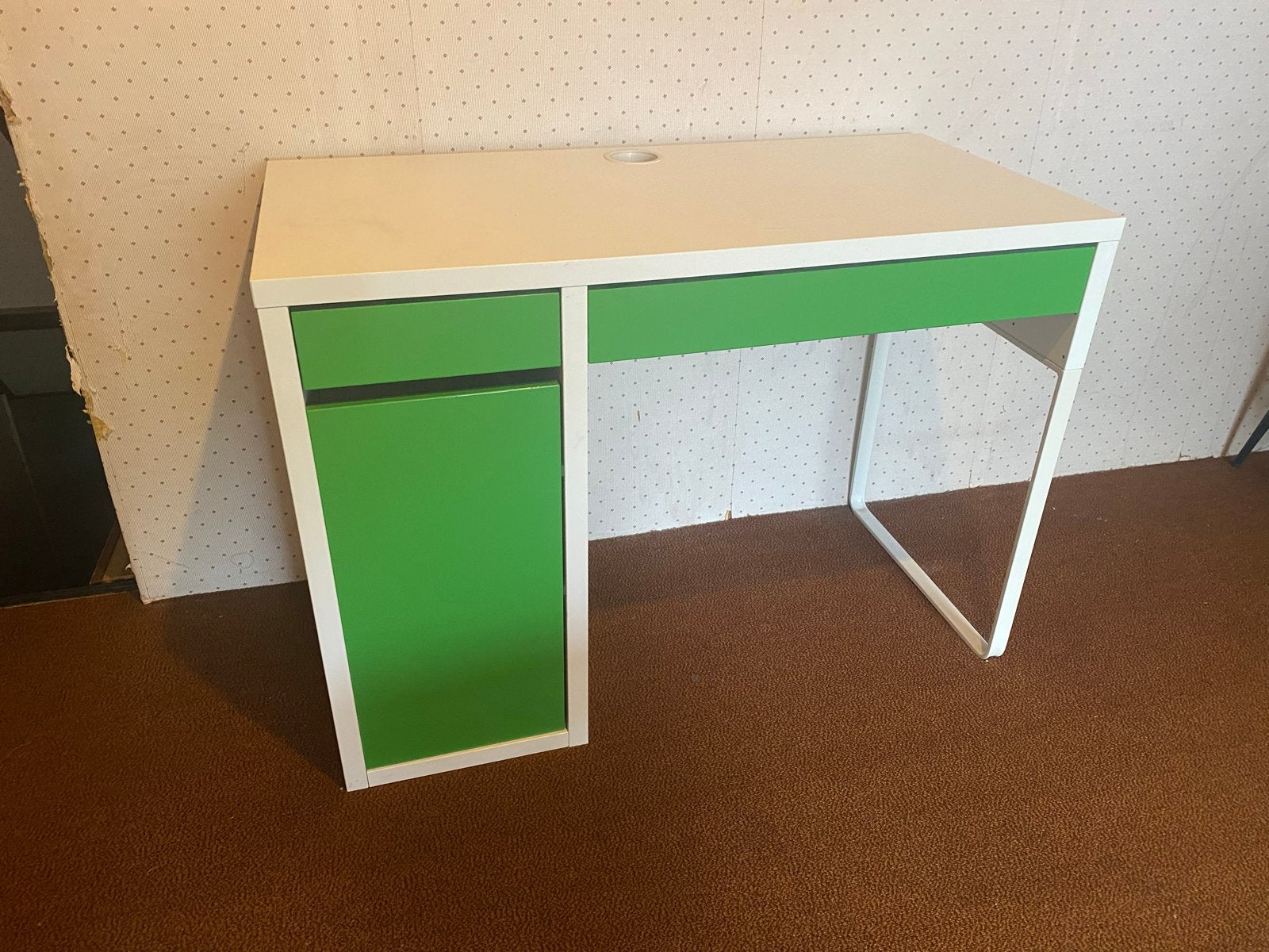 Groen wit IKEA bureau met lades en opbergruimte, Ophalen, Groen, Gebruikt, Met lades