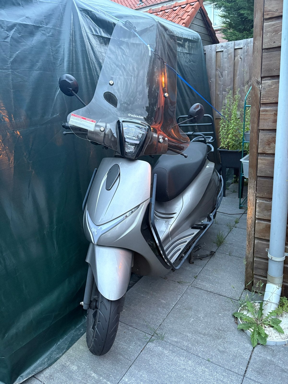 Mooie scooter met weinig kilometers - snelheidsmeter defect, Ophalen of Verzenden, Gebruikt, Benzine, Overige merken