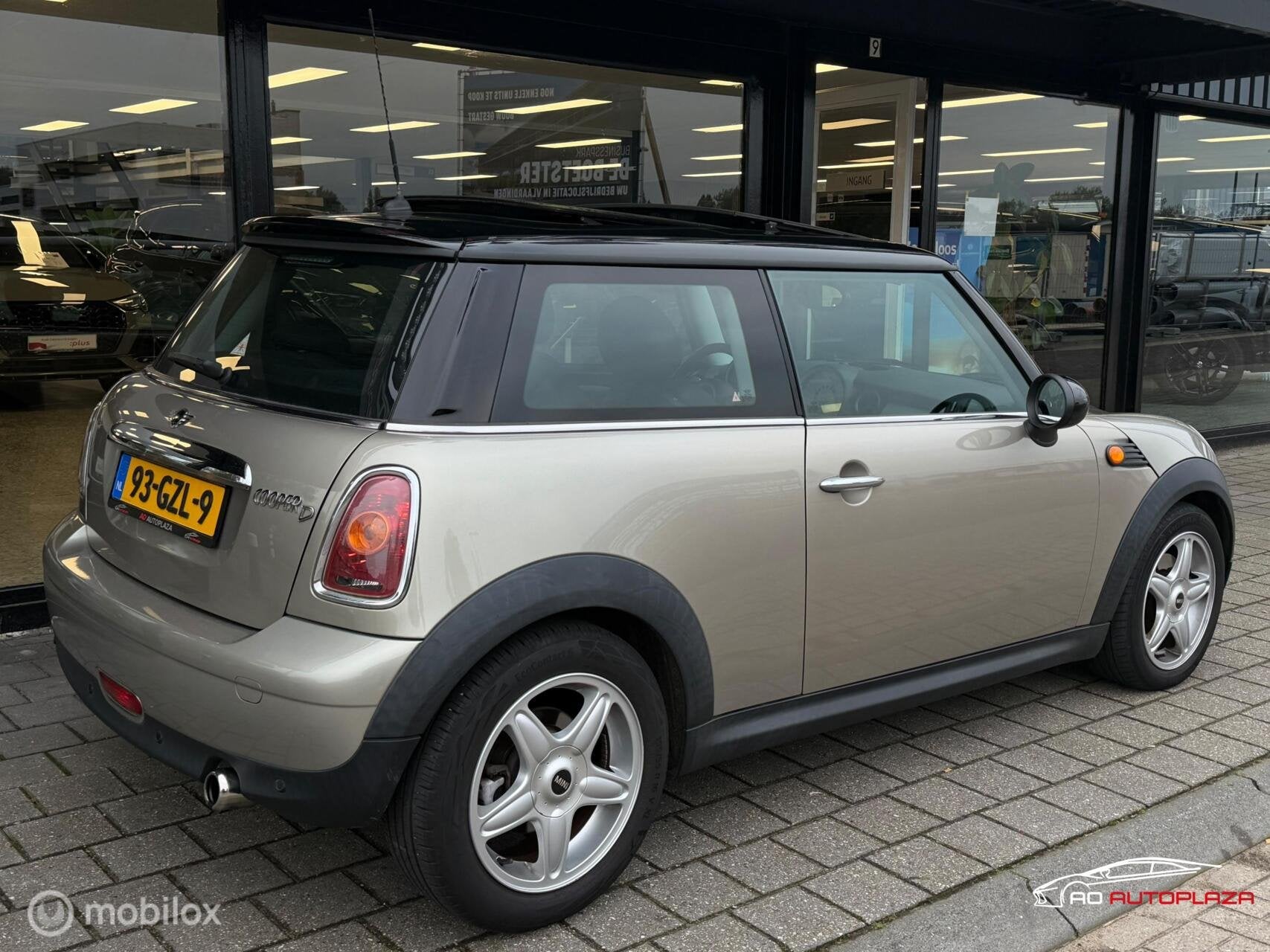 Mini 3-Deurs 1.6 Cooper D Chili Panorama/Automaat/Unieke NAP, Auto's, 750 kg, 4 cilinders, 1095 kg, 4 stoelen