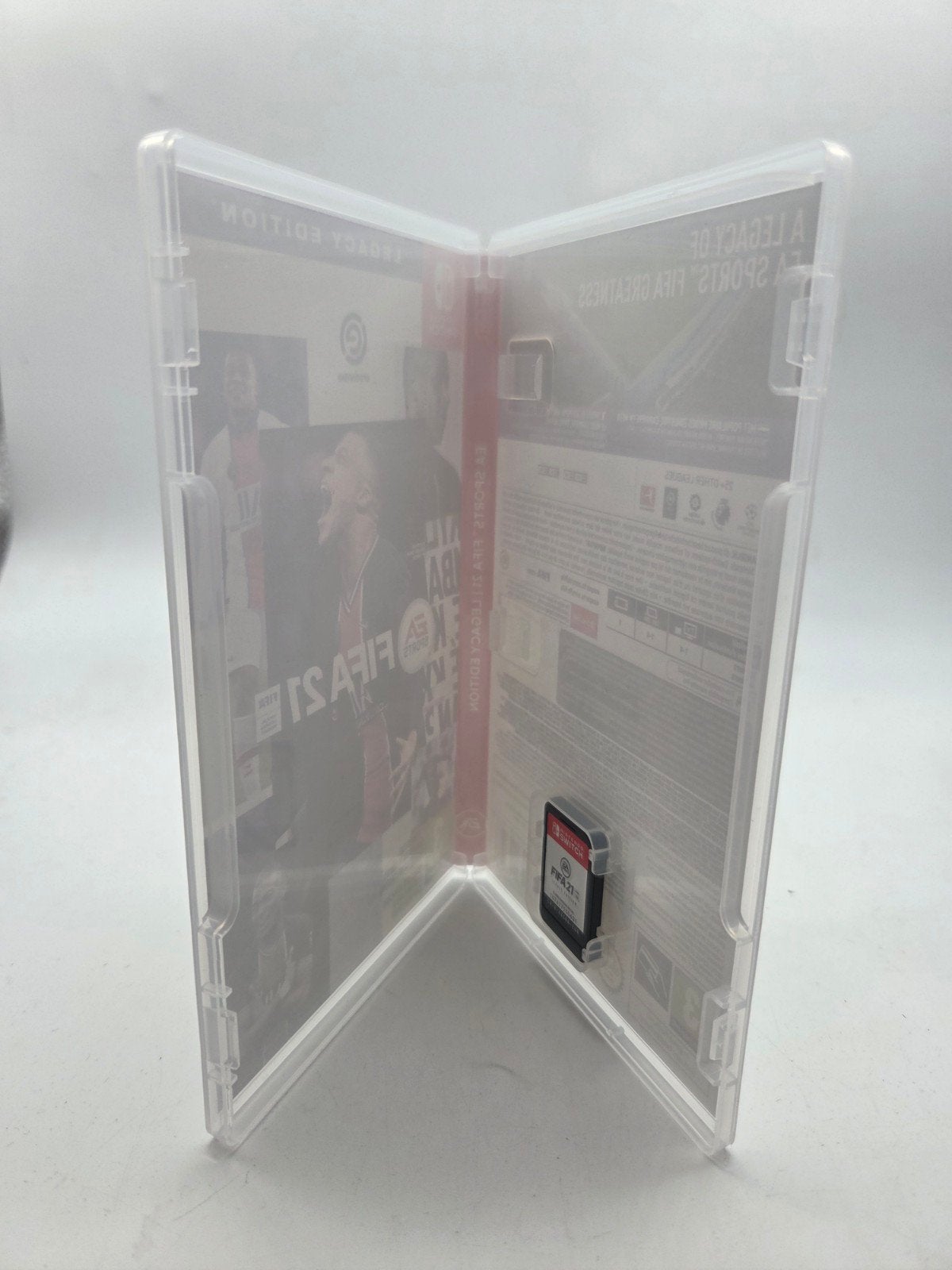 FIFA 21 Legacy Edition Nintendo Switch, Electronic Arts, EA Swiss Sàrl, Place du Molard 8, 1204 Genève, Zwitserland, Ophalen of Verzenden