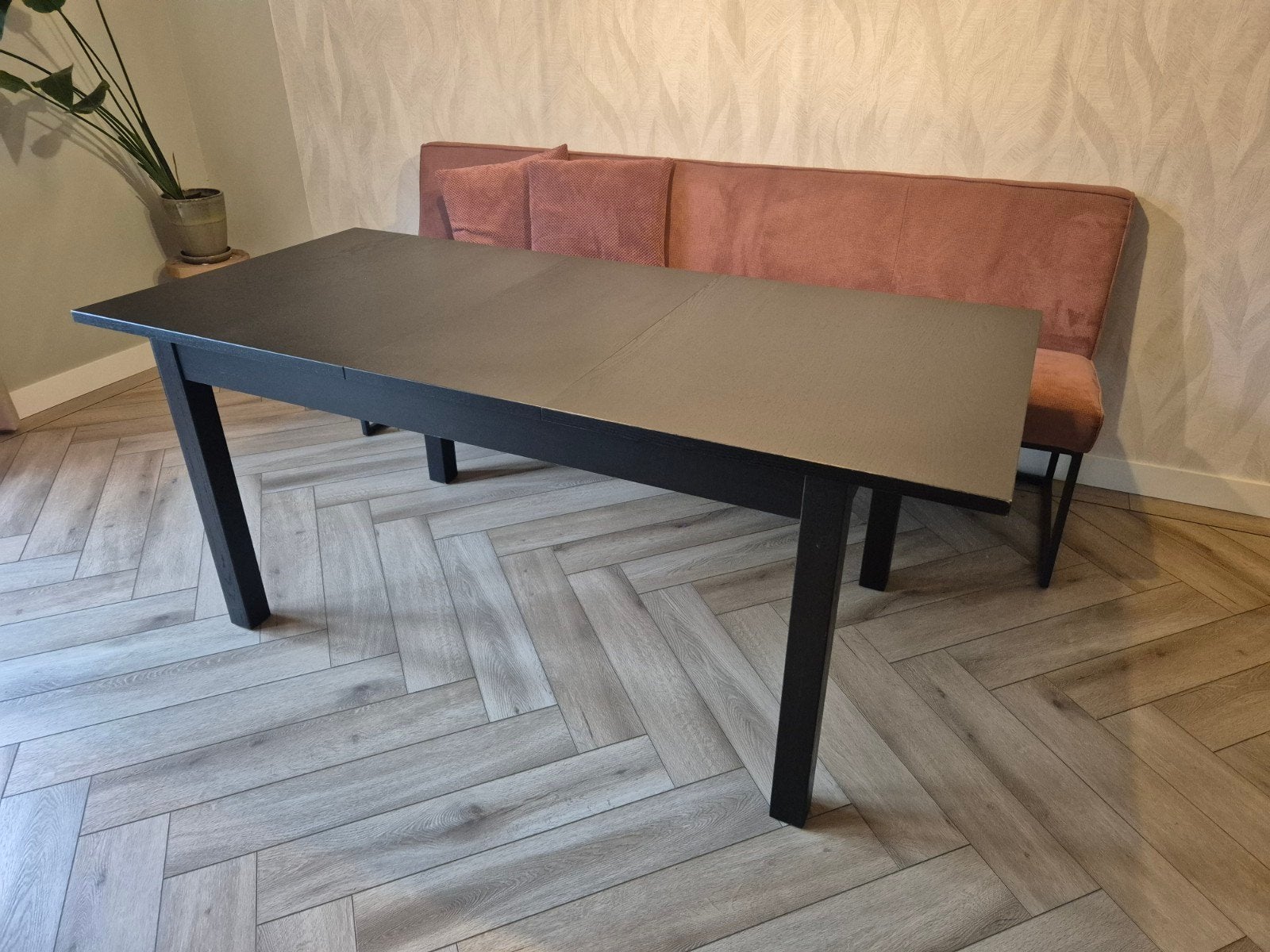 Eettafel Ikea uitschuifbaar donkerbruin/zwart, Huis en Inrichting, Ophalen, 50 tot 100 cm, Zo goed als nieuw, Vijf personen of meer