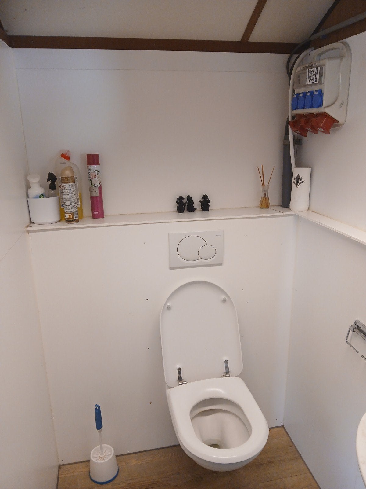 Schaftkeet Langzaam Verkeer met WC en Kantine, Ophalen