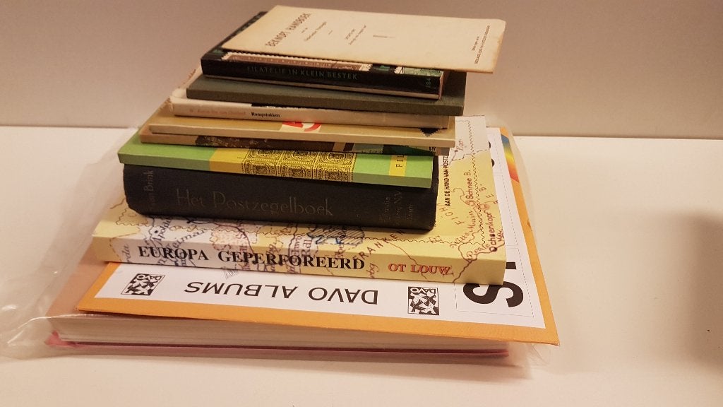 9 boeken over postzegels, Davo aanvullingen. Postzegelalbums, Ophalen of Verzenden, Buitenland