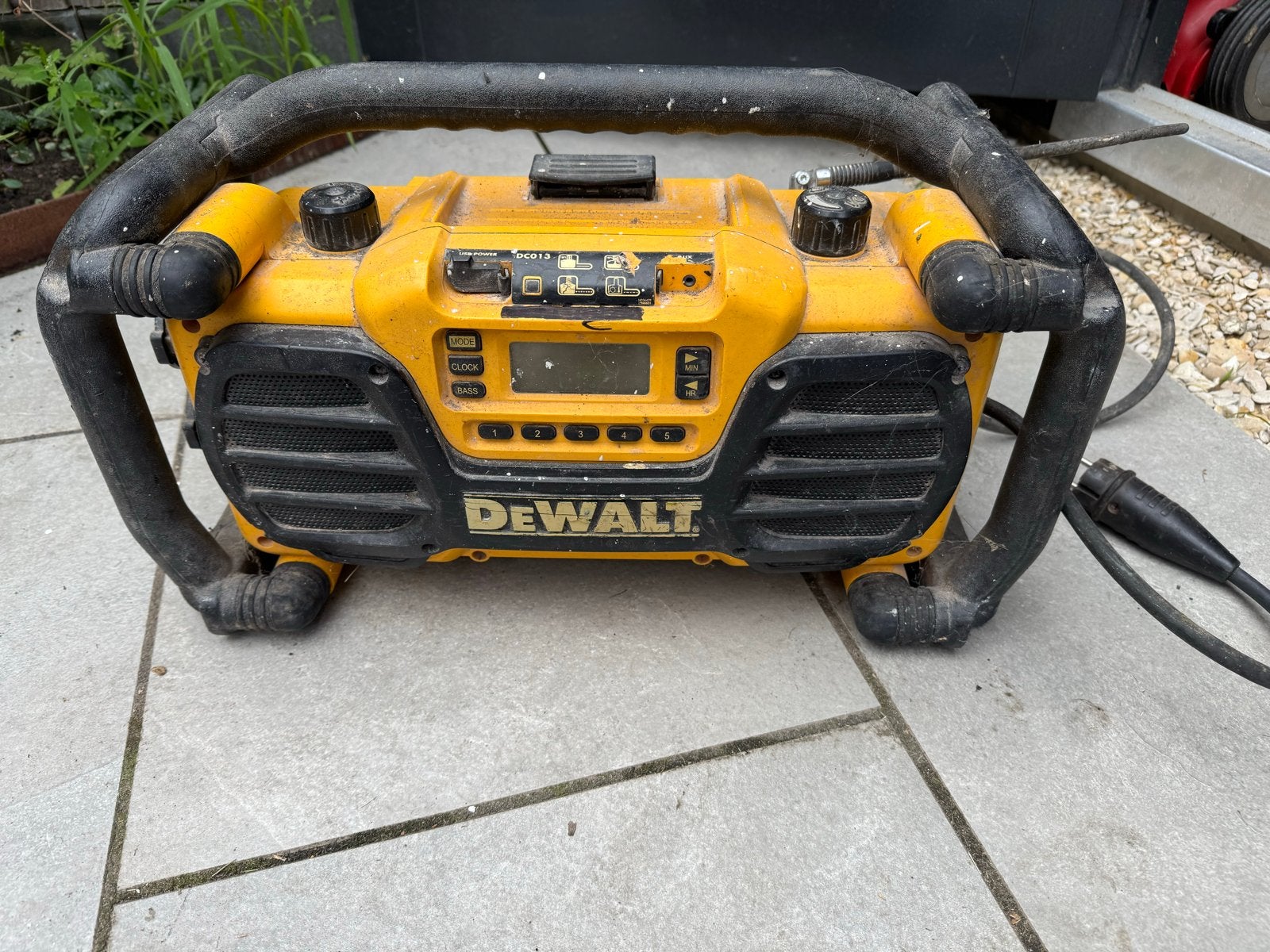 Robuuste DeWalt bouwradio - Ideaal voor elke klus!, Audio, Tv en Foto, Ophalen, Gebruikt, Bouwradio