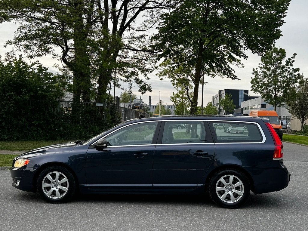 Volvo V70 1.6 D2 Kinetic|AUT|SCHUIFDAK|NAVI|PSENSOR|2XSLEUTE, 4 cilinders, Blauw, Leder en Stof, Diesel