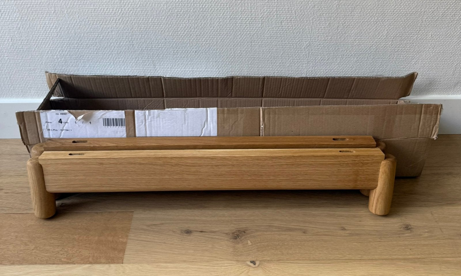 Muuto Rest Ottoman Poef Pouf onderstel massief eiken poten, Ophalen, Nieuw