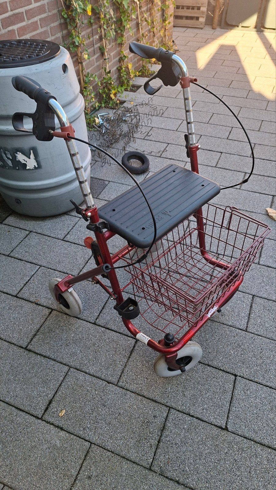 te koop Rollator, Diversen, Ophalen, Lichtgewicht, Zo goed als nieuw