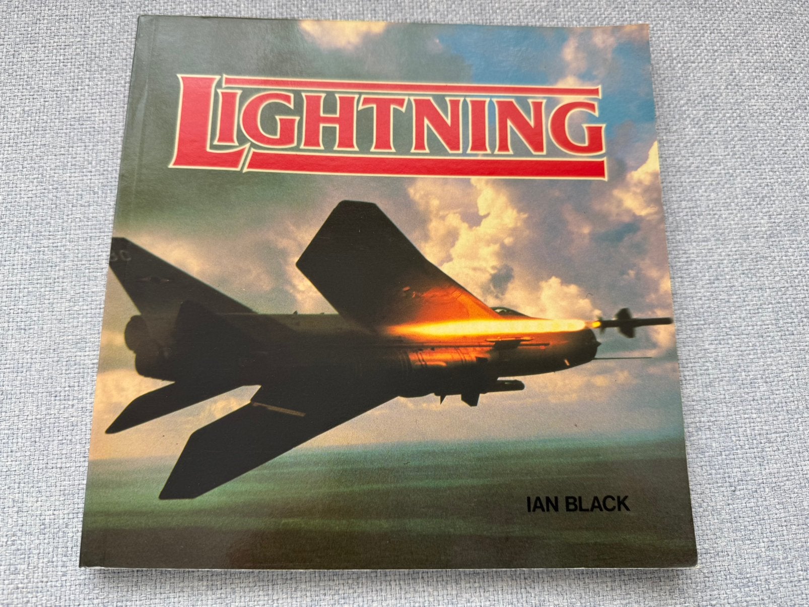 Lightning - Royal Air Force Airlife Publishing Ltd., Ophalen of Verzenden, Zo goed als nieuw, 1945 tot heden, Luchtmacht