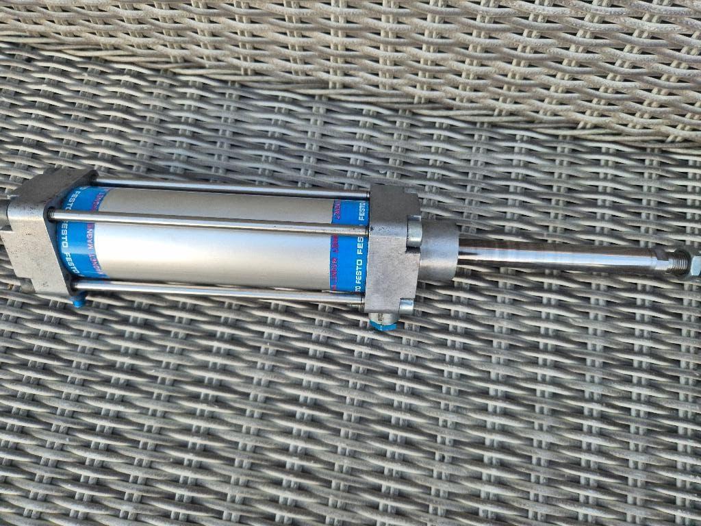 Te koop: een nog in goede staat zijnde Festo luchtcilinder., Doe-het-zelf en Verbouw, Gereedschap | Handgereedschap, Zo goed als nieuw