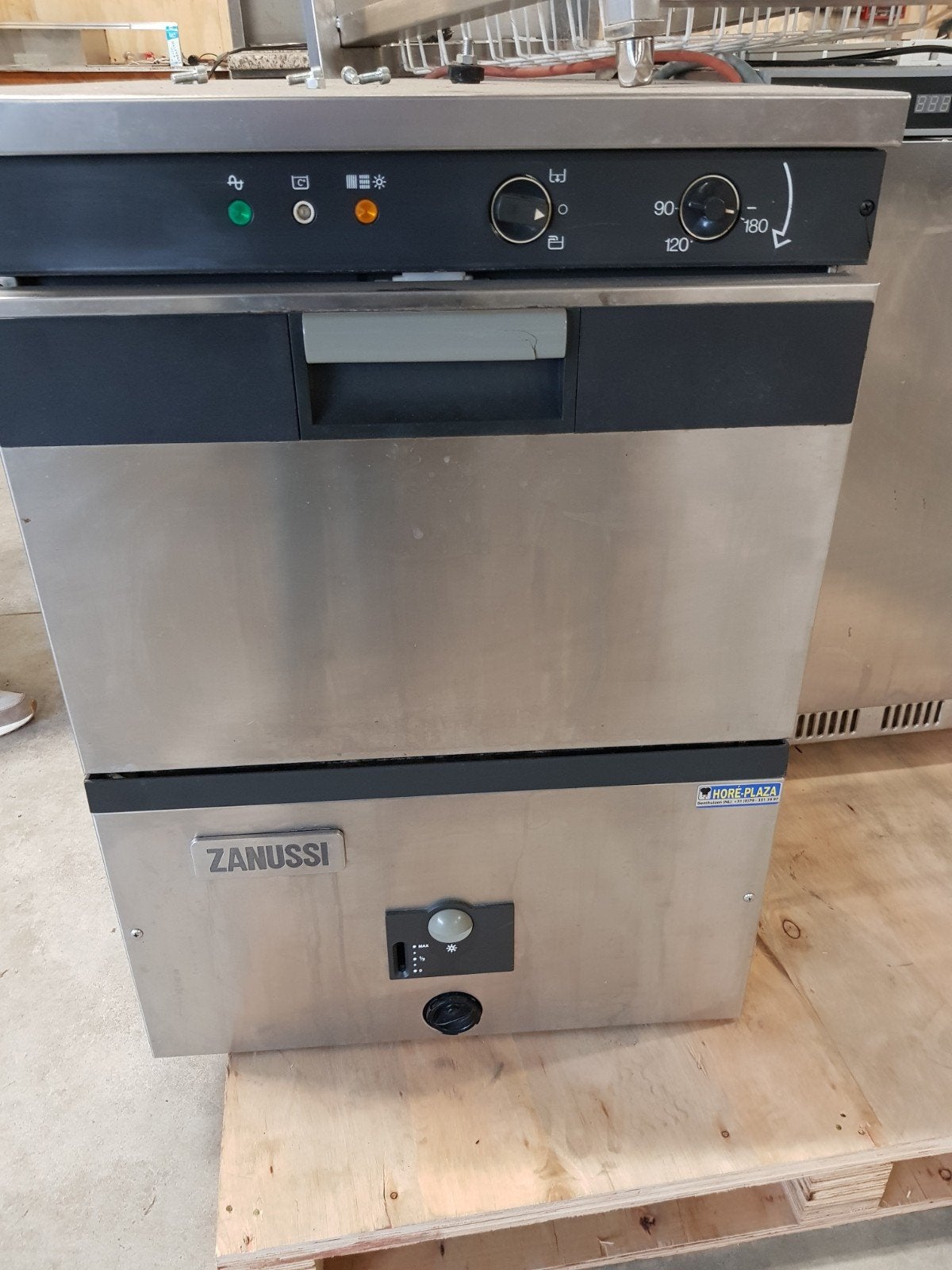 Zanussi Professionele Vaatwasser - RVS, Ophalen