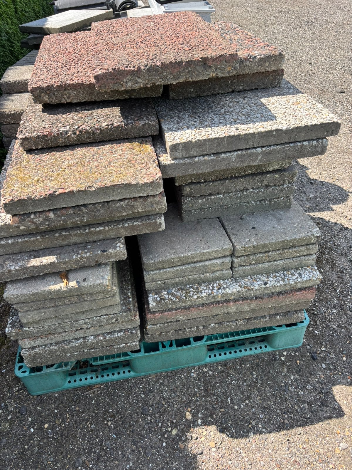 Gratis af te halen: Grindtegels, Ophalen, Gebruikt, Beton, Terrastegels
