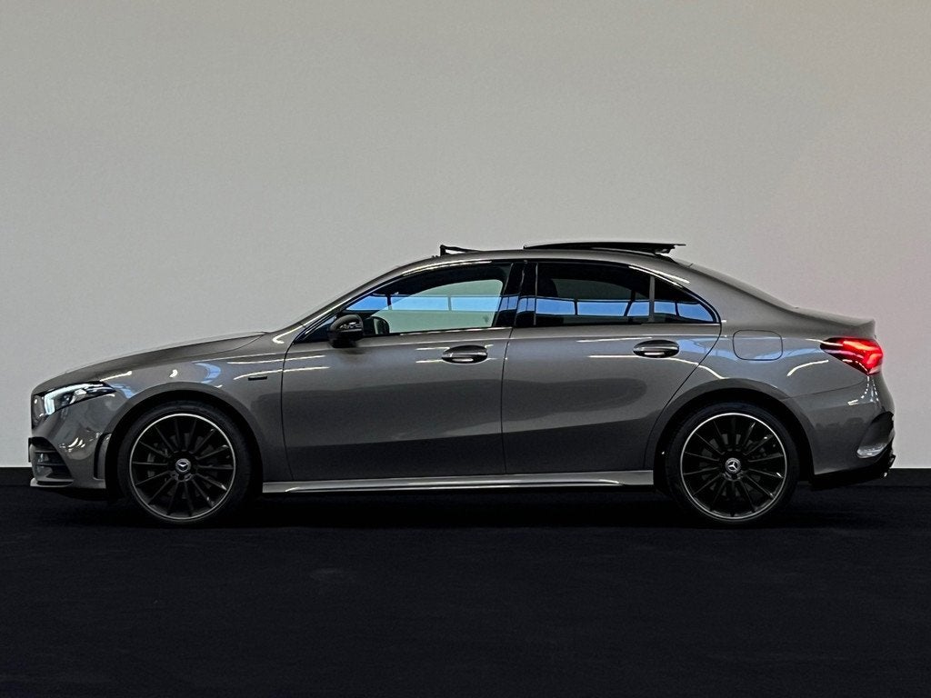 Mercedes-Benz A-klasse 250 e AMG A35 Blackpack Pano Sfeer Ca, Gebruikt, 4 cilinders, Met garantie (alle), Bedrijf