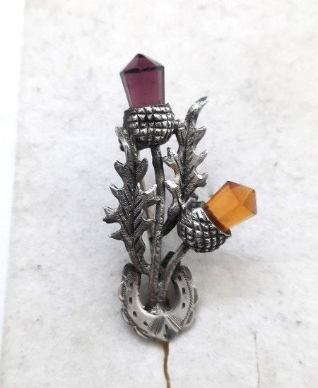 Antiek zilveren Schotse broche distel met amethist/barnsteen, Sieraden, Tassen en Uiterlijk, Ophalen, Zilver, Broche