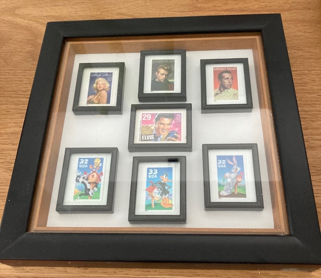 Unieke ingelijste postzegels : Elvis Marilyn Monroe e.a., Ophalen of Verzenden, Overige typen, Achter glas