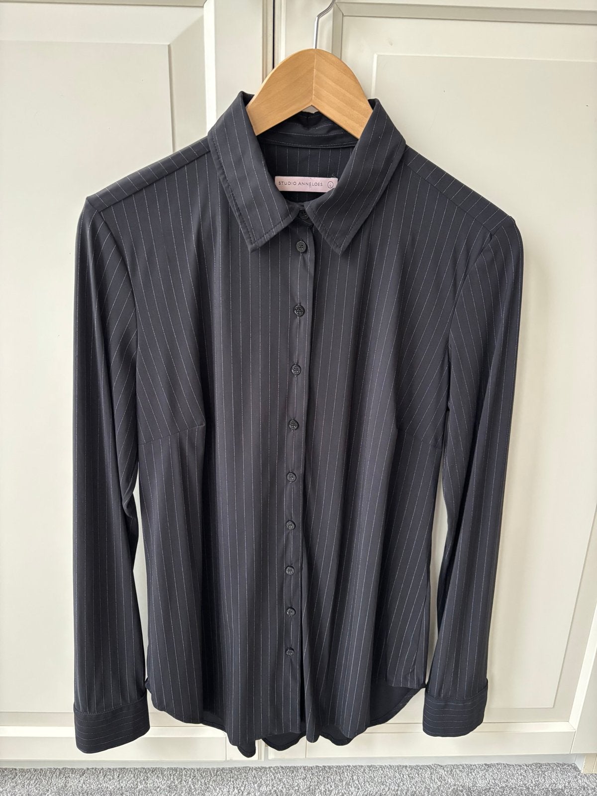 Studio Anneloes poppy blouse zwart pinstripe mt L travelstof, Ophalen of Verzenden, Zo goed als nieuw, Maat 38/40 (M), Zwart