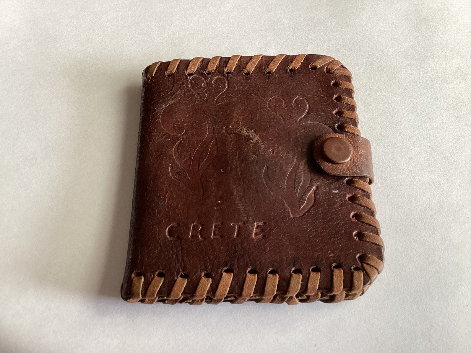 VINTAGE. HANDGEMAAKTE  LEDEREN  BEURSJE  UIT. KRETA, Ophalen of Verzenden, Zo goed als nieuw, Bruin