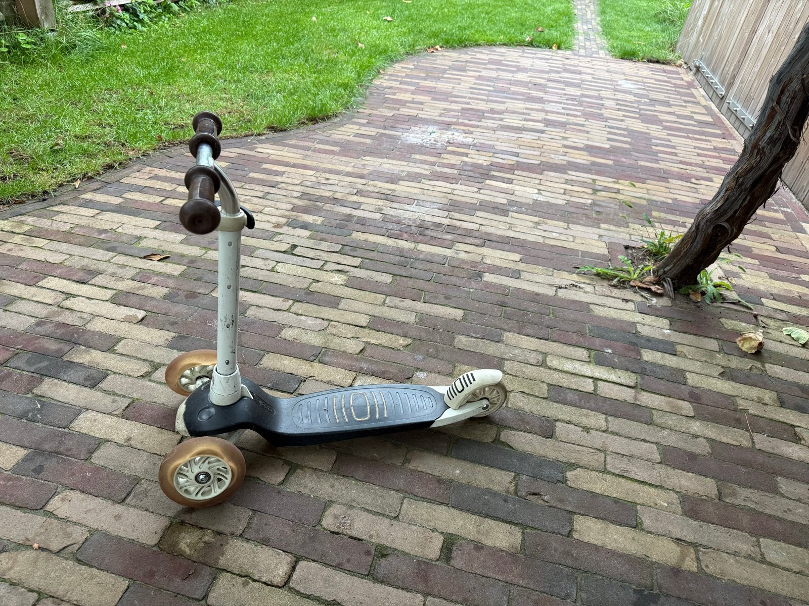 kinderstep met 3 wielen & lichtjes (stuur verstelbaar), Fietsen en Brommers, Steps, Ophalen, Gebruikt, Gewone step
