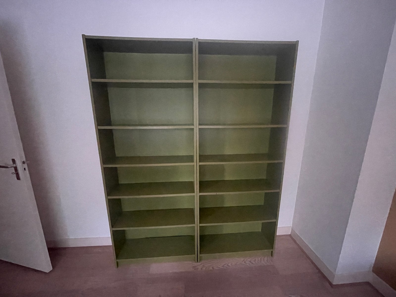 Gratis: 2 olijfgroene Billy boekenkasten Ikea, Ophalen, Gebruikt, 200 cm of meer, 50 tot 100 cm