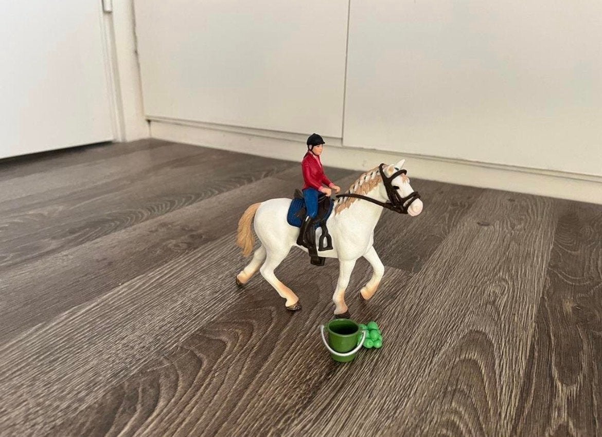 Schleich paard met ruiter en accessoires, Ophalen of Verzenden, Gebruikt, Jongen of Meisje