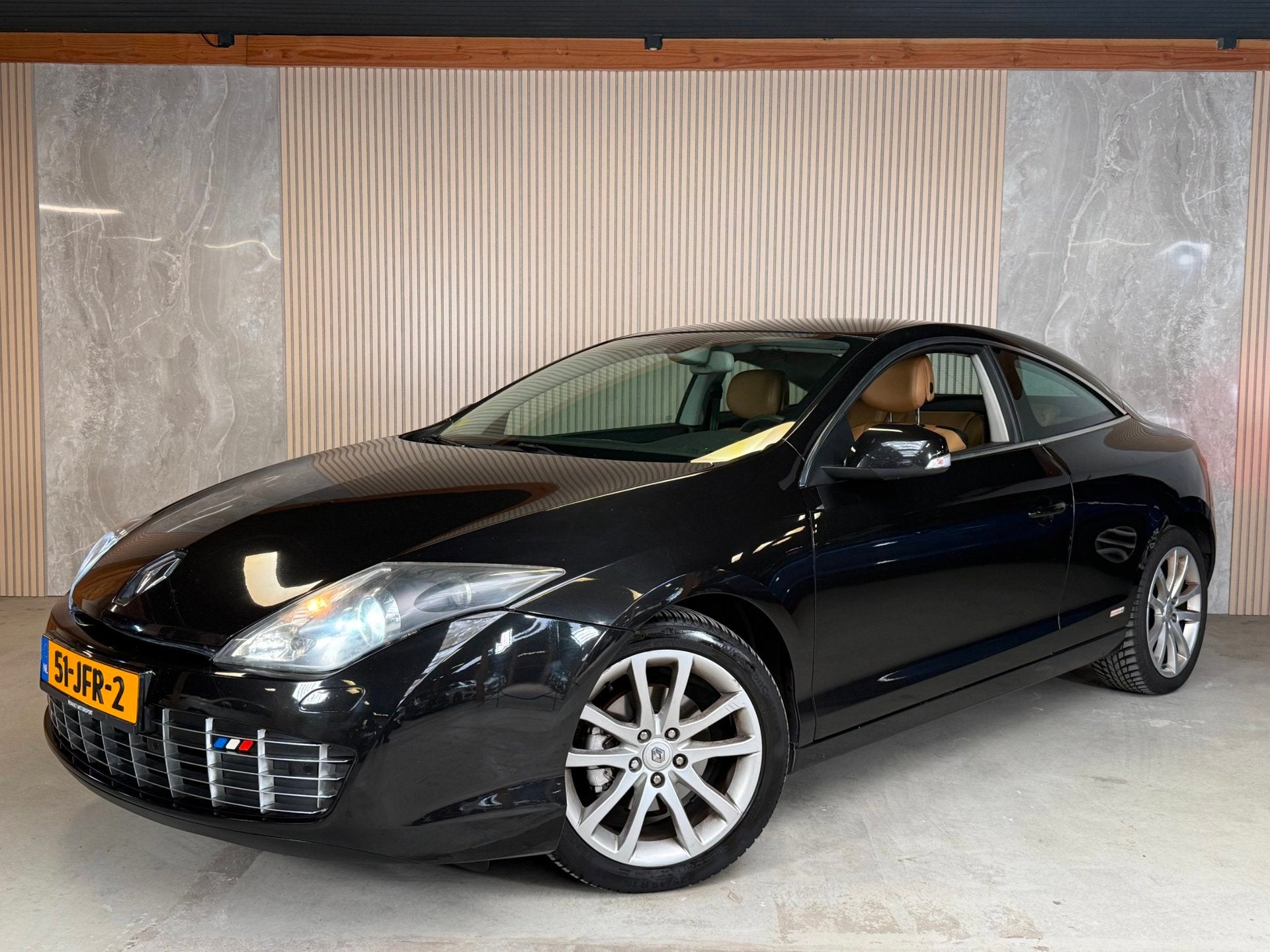 Renault Laguna Coupé 2.0 16V T Dynamique Monaco Keyless Aut, Auto's, Gebruikt, 4 cilinders, 4 stoelen, Zwart