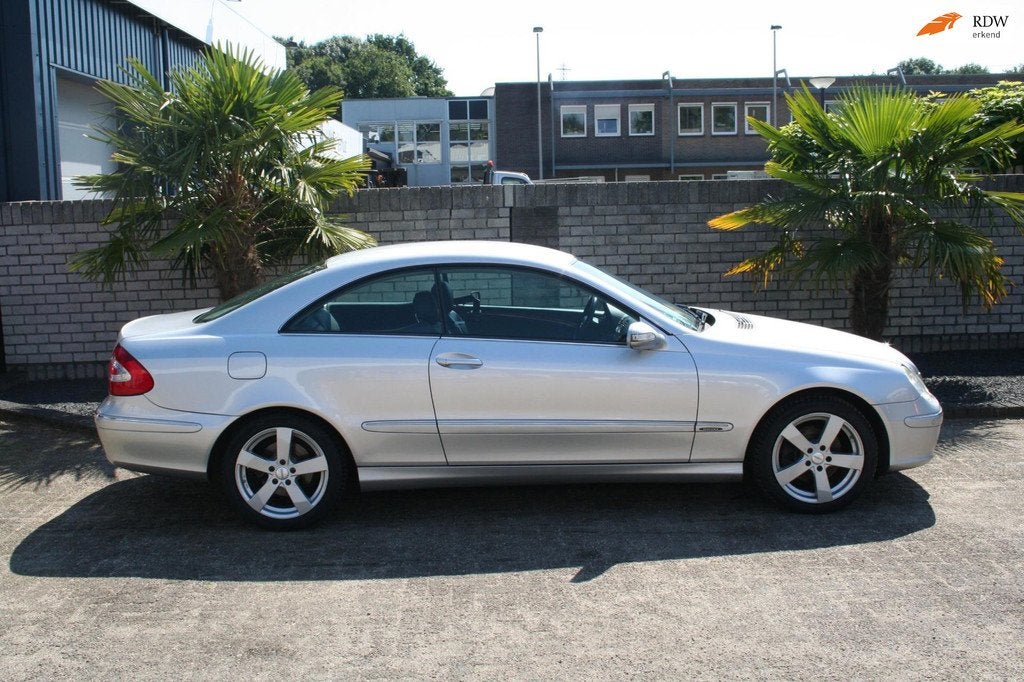 Mercedes-Benz CLK-klasse Coupé 240 Elegance youngtimer, Automaat, Achterwielaandrijving, Gebruikt, Zwart