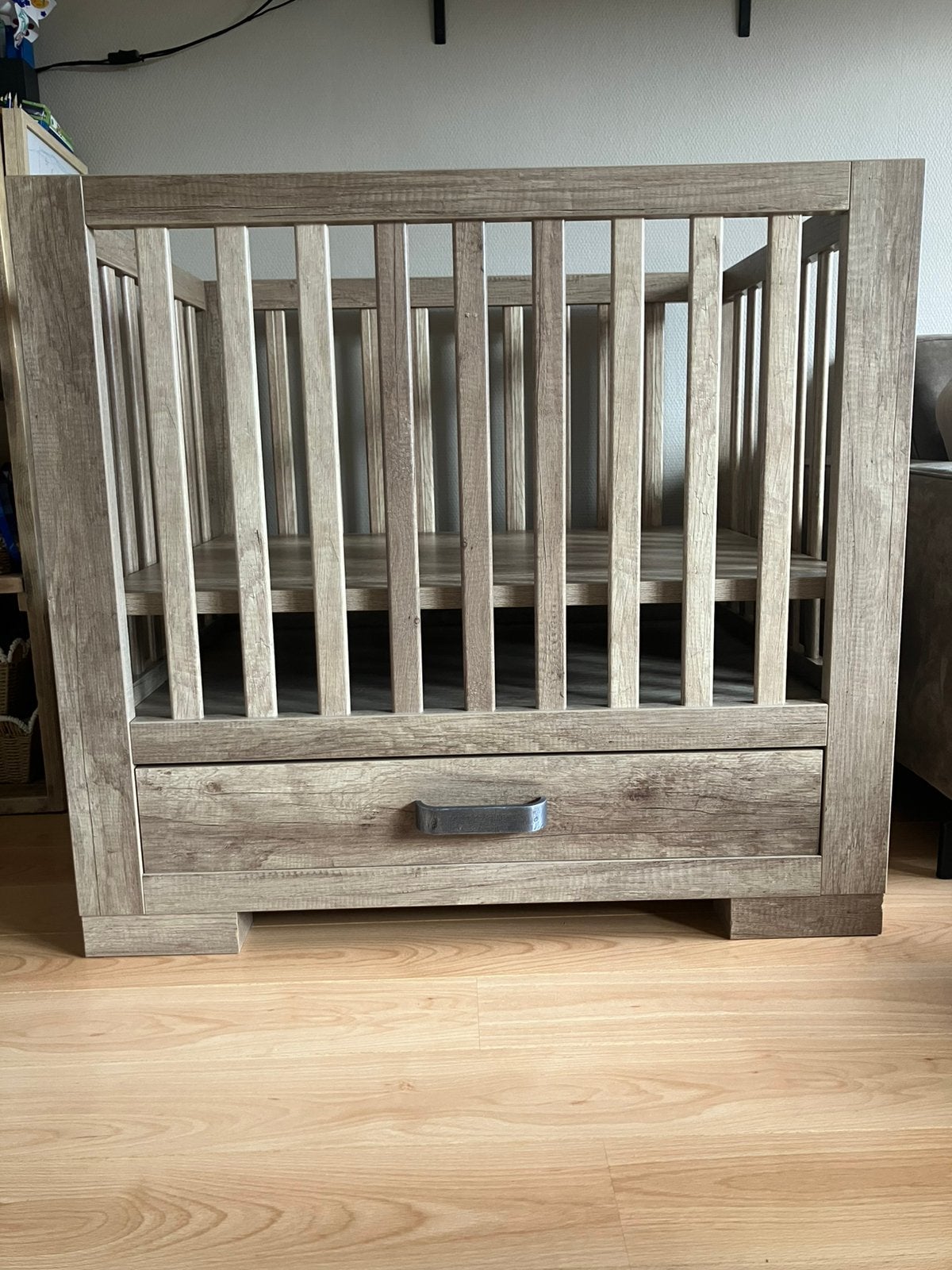Kidsmill lodge/brent 100x80 grey oak (al gedemonteerd), Ophalen, Zo goed als nieuw, Rechthoekig, In hoogte verstelbaar