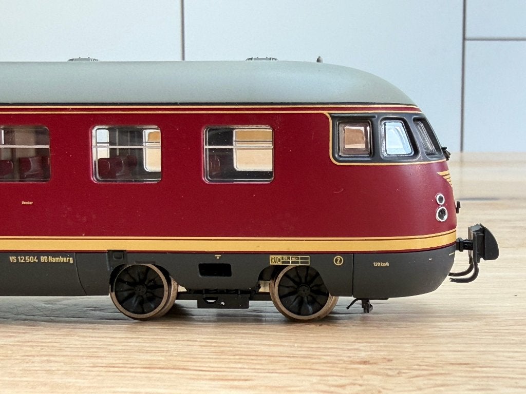 Foto 14 van DB dieseltreinstel VT12.5 - Music Edition (Roco 63136)