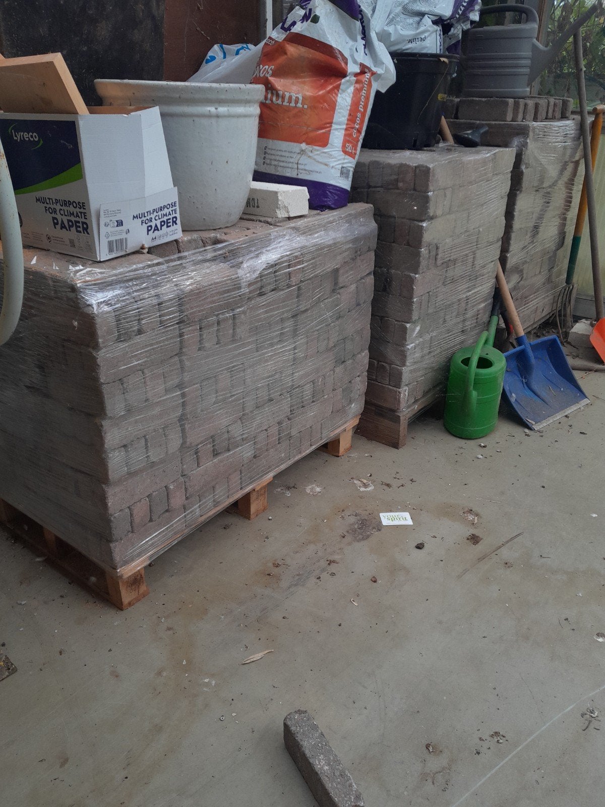 Gebruikte betonnen klinkers - 20 cm lang, Ophalen of Verzenden, Gebruikt, Beton