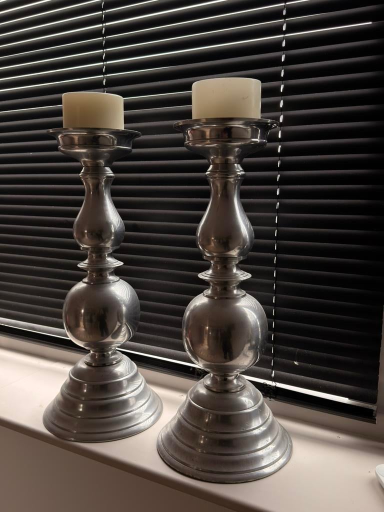 Zilverkleurige kandelaars vintage retro zilver trending, Ophalen of Verzenden, Gebruikt, Grijs, 50 tot 75 cm