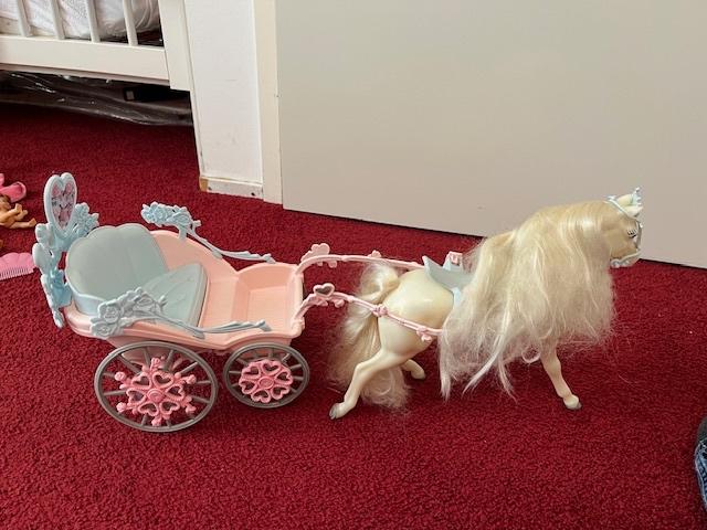 barbie wagen en paard, Ophalen, Gebruikt, Meisje