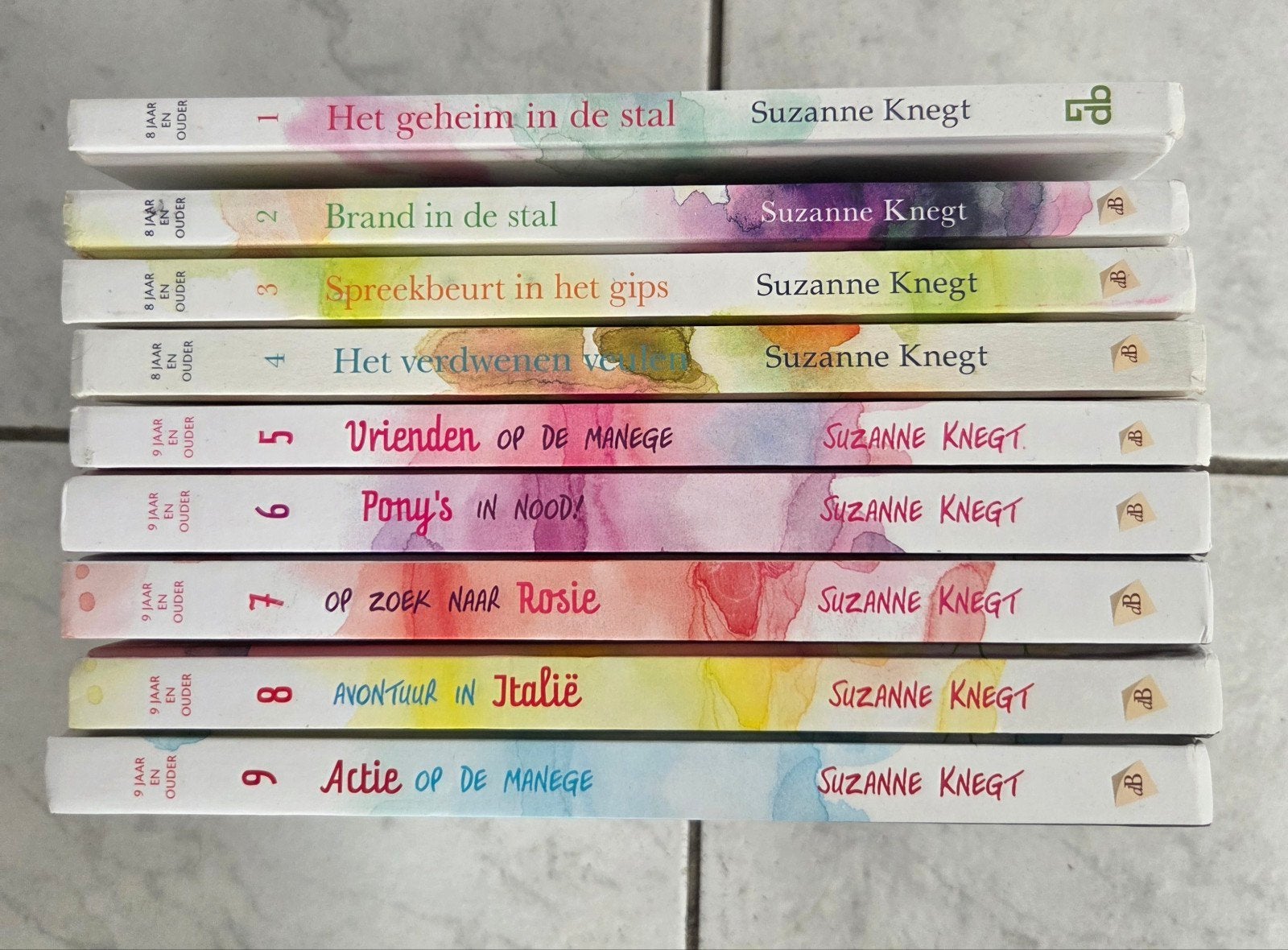 Suzanne Knegt boekenreeks (9 delen) - Paardenavonturen, Ophalen of Verzenden, Zo goed als nieuw