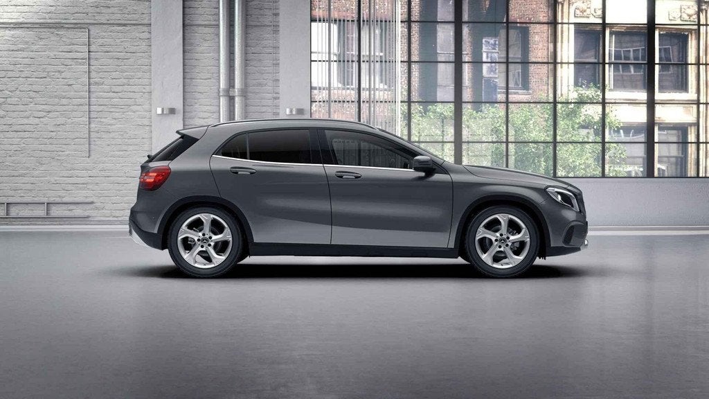 Mercedes-Benz GLA-klasse 180 Activity Edition | Navigatie |, Auto's, Mercedes-Benz, Gebruikt, 4 cilinders, 715 kg, Leder en Stof
