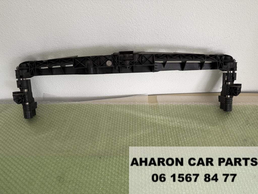 W212 Steunbalk Grill houder A2128801403 voorbumper e kl 7712, Gebruikt, Ophalen of Verzenden