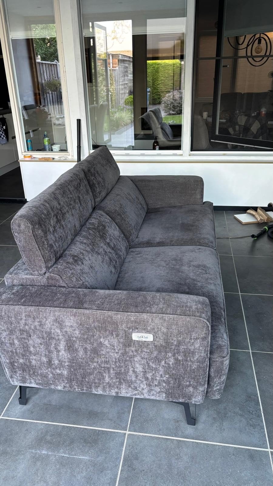 Domino's 3-zitsbank Rebel 2 Antraciet met relaxfauteuil, Huis en Inrichting, Banken | Bankstellen, Ophalen, Zo goed als nieuw
