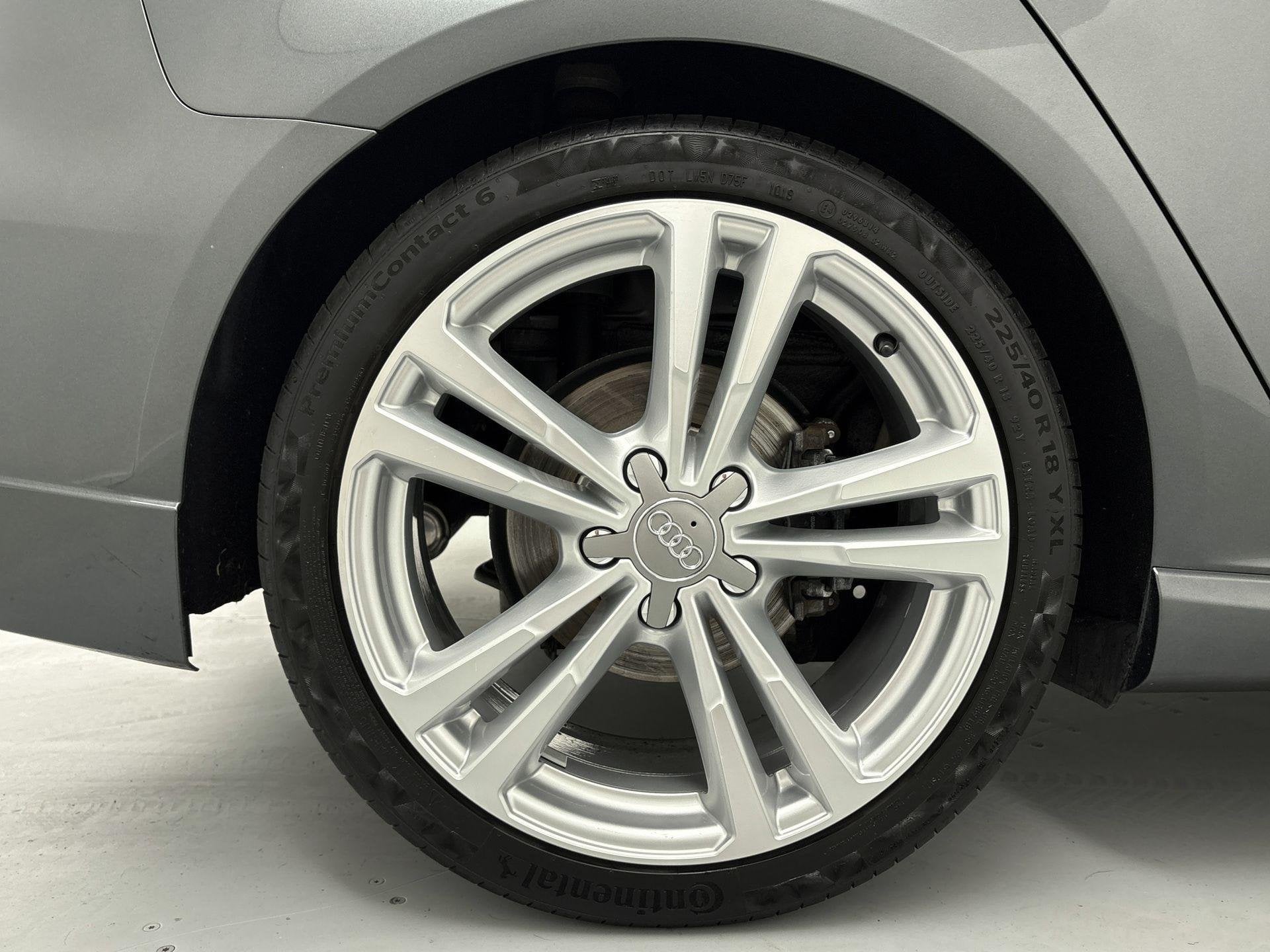 Audi A3 Sportback 35 TFSI CoD Sport S Line Edition Trekhaak, 12 maanden, 4 cilinders, Leder en Stof, Bedrijf