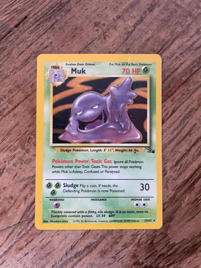 Muk fossil, Hobby en Vrije tijd, Verzamelkaartspellen | Pokémon, Ophalen of Verzenden, Zo goed als nieuw