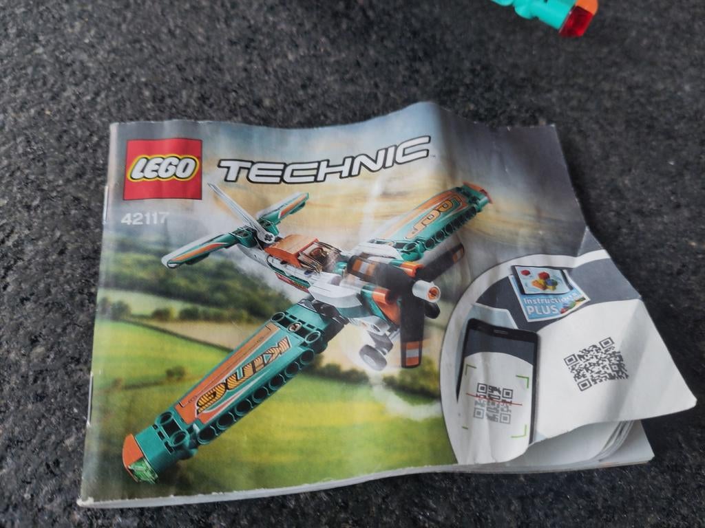 Klaar voor de vliegshow? Lego Technic 42117, Ophalen of Verzenden, Zo goed als nieuw