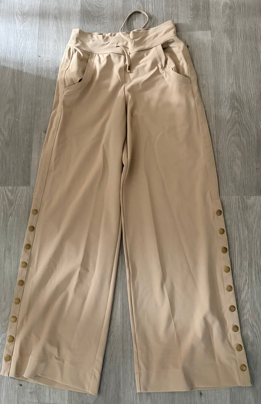 Beige (latte) travel broen Mi Piace, Maat 38/40 (M), Beige, Ophalen of Verzenden, Zo goed als nieuw