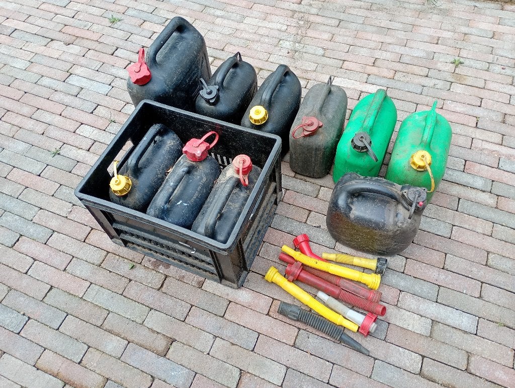 Jerrycans, Ophalen of Verzenden