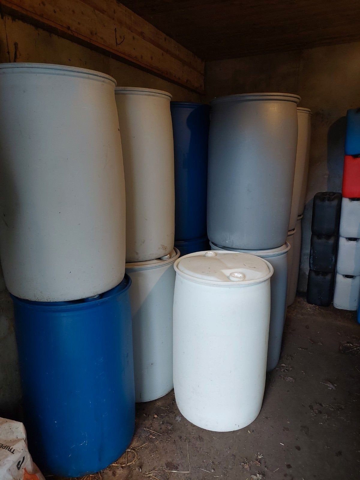 te koop 200 liter vaten, 150 liter of meer, Ophalen, Zo goed als nieuw