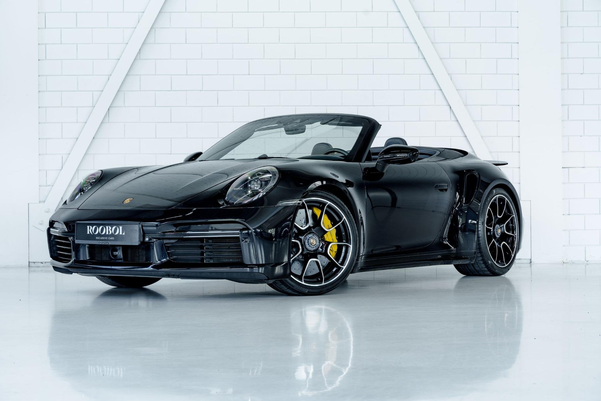 Porsche 911 Cabrio 3.8 Turbo S l Akrapovic l Burmester l Lif, Automaat, Gebruikt, Cabriolet, 4 stoelen