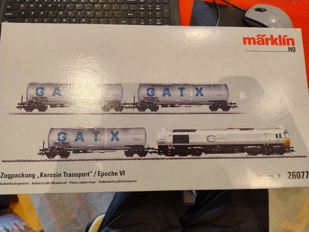 Märklin 26077 – Zugpackung “Kerosin Transport” / Epoche VI, Wisselstroom, Ophalen of Verzenden, Märklin, Nieuw