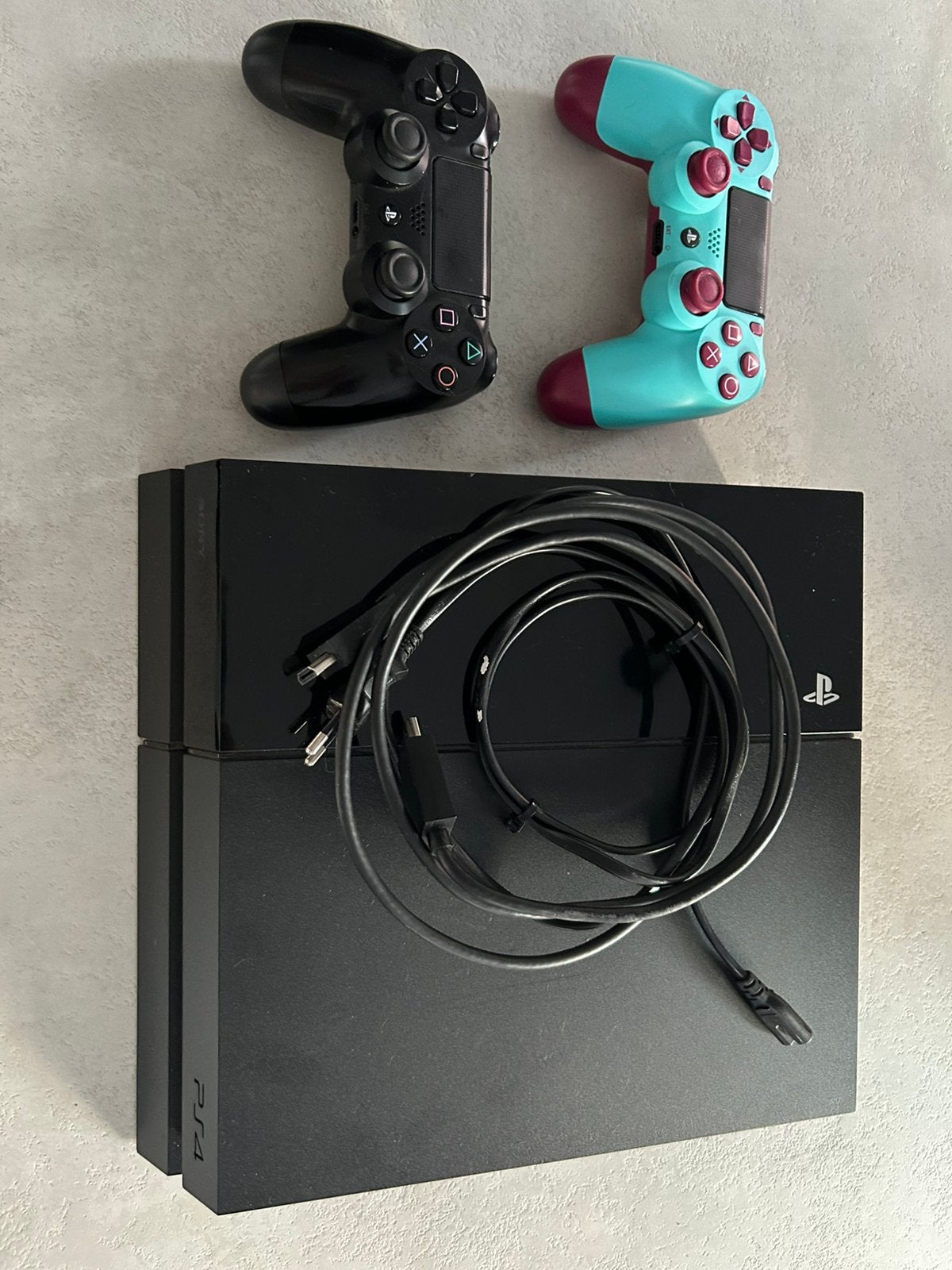 PS4 met vele toebehoren, Ophalen, Met games, Met 2 controllers, Zo goed als nieuw