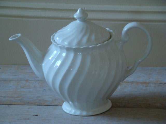 Servies, Engels, Johnson Brothers REGENCY WHITE, gaaf, Antiek en Kunst, Antiek | Servies los, Ophalen of Verzenden