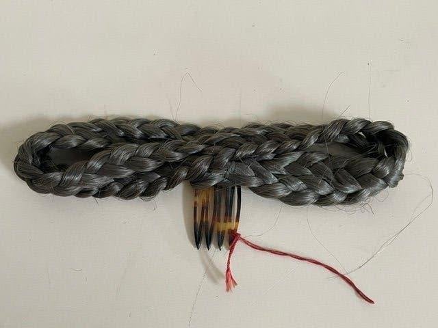 Vintage haarkam / haarspeld met gevlochten haarstuk / vlecht, Sieraden, Tassen en Uiterlijk, Ophalen, Zo goed als nieuw, Haarspeld