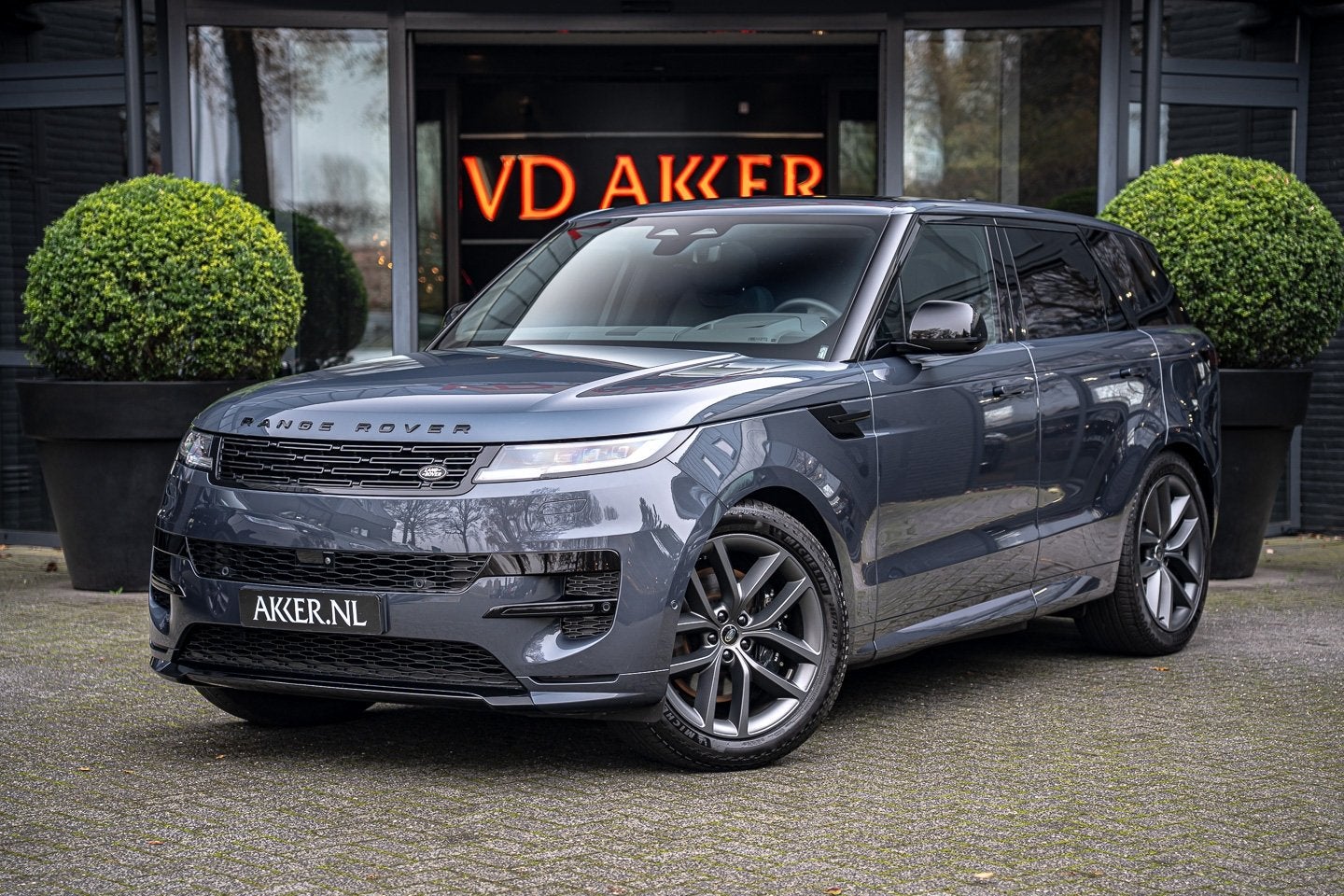 Land Rover Range Rover Sport P460e Dynamic SE | Vierwielstur, Auto's, Land Rover, Automaat, Gebruikt, Zwart, Blauw