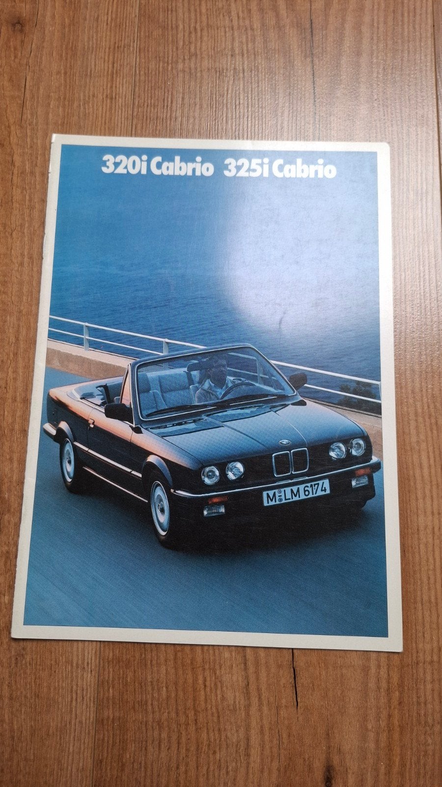 Bmw 3 serie e30 type 320i 325i cabrio brochure folder Duits, Boeken, Ophalen of Verzenden, Zo goed als nieuw, BMW