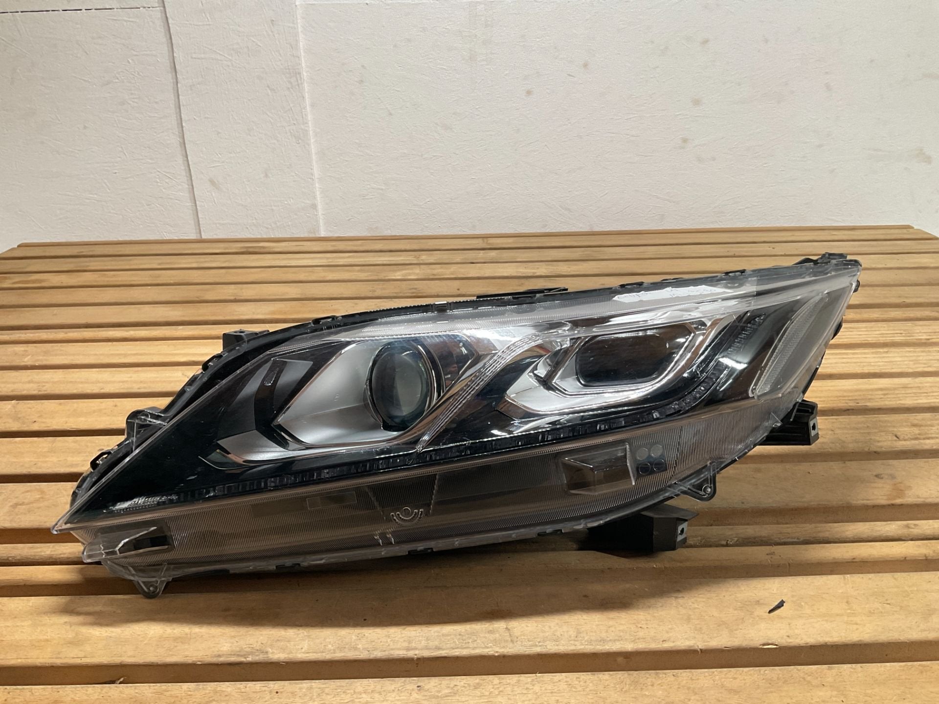 Koplamp Mitsubishi Eclipse Cross 8301D169 8301D171 Links LED, Info@mitsubishi-motors.com, Gebruikt, Mitsubishi Motors Corporation